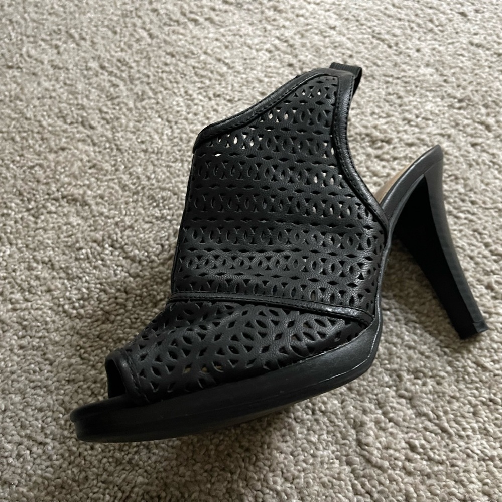 Black booties heels.